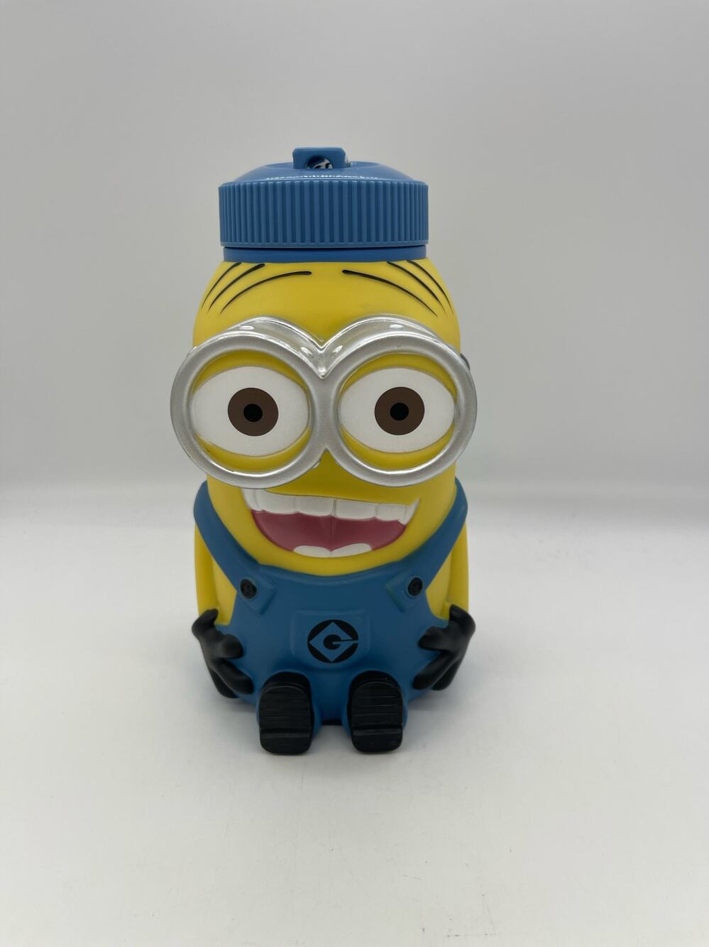 Despicable Me Universal Studios Minion Thermos 32oz Yellow Water Bottle Souvenir